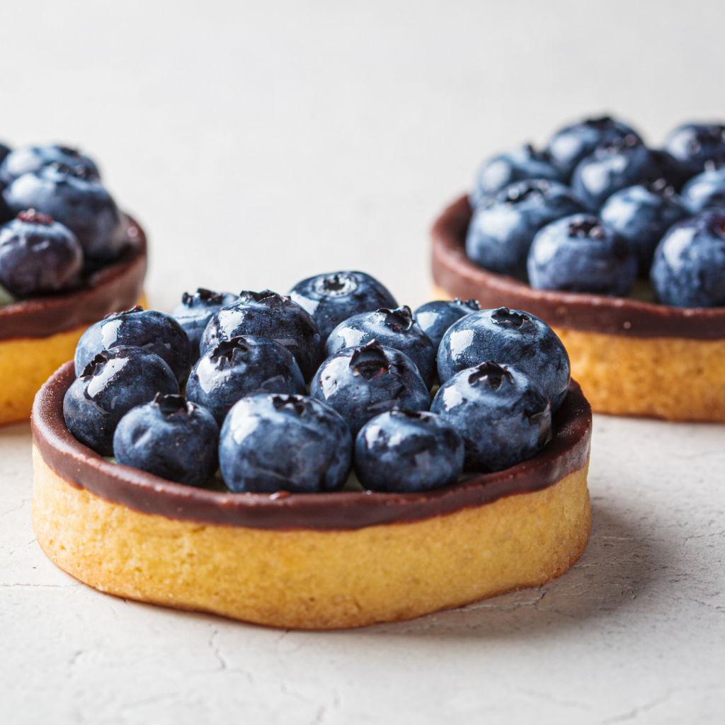 Simple Pleasures: DIY Chocolate Cream Cheese Blueberry Tartlets